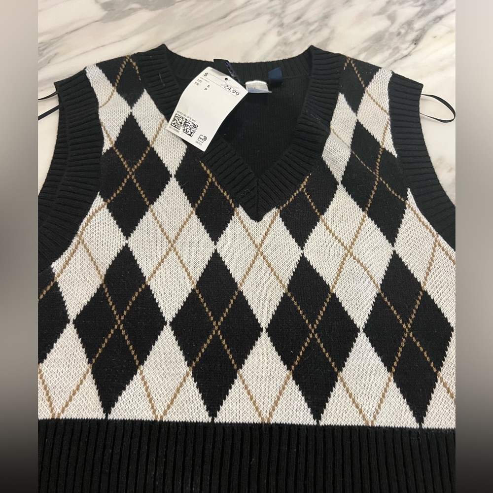H&M argyle sweater vest NWT size small